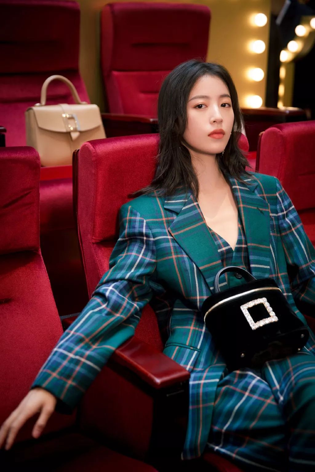 美人计明星的御用化妆师个个都是换头大师