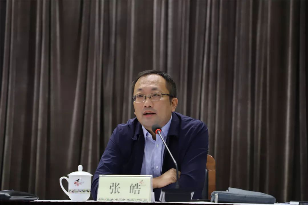 胡晓岚在讲话中指出