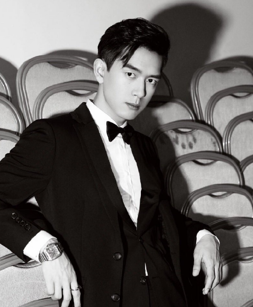 李现黑白图集,酷飒非凡帅气十足