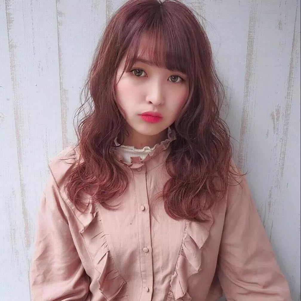 可是,冬季比较火的暖色调有哪些呢?