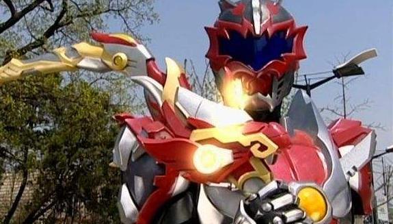 炎龙侠之所以能够归类为弓兵,是因为炎龙侠的武器之中除了烈焰刀,还有