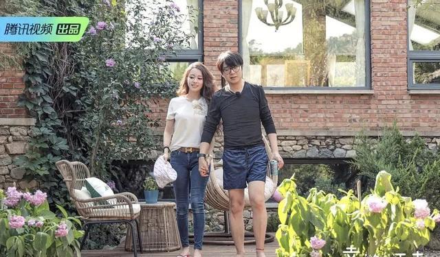 吉娜穿旗袍身段曼妙,可她却没有程野妻子惊艳,小蛮腰比杨幂还细_莎莎