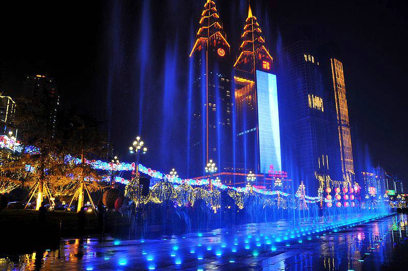 一半的重庆人都不晓得,南山大金鹰俯瞰全重庆!