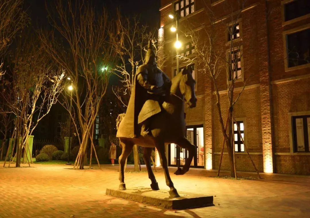 向北方李象群艺术展