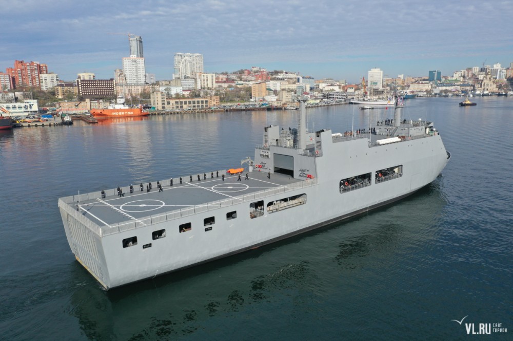 缅甸最大军舰访问俄远东军港 创东南亚海军历史_登陆舰