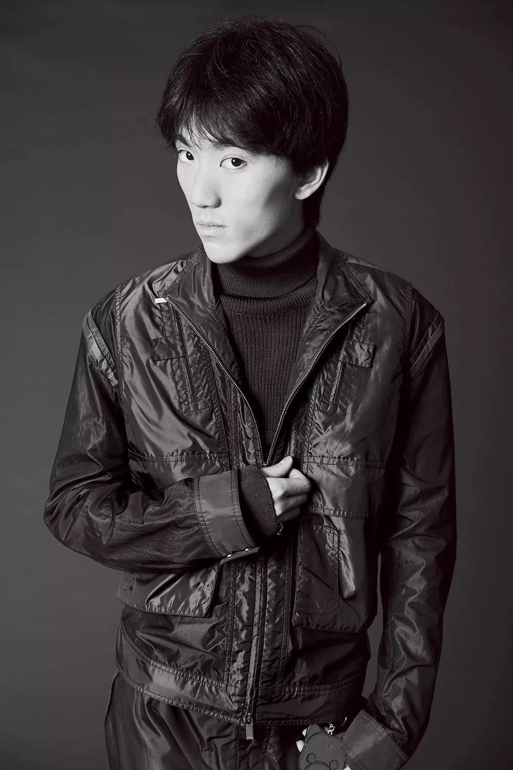 帮我找几把椅子吧张壹男对张艺谋说