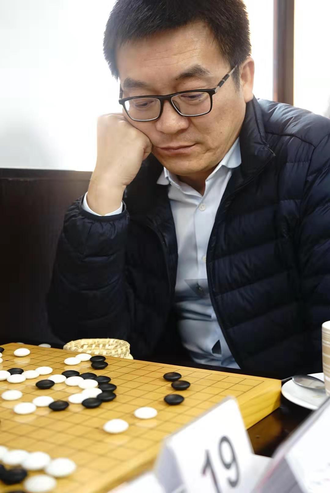 棋院周德明校长关注焦点对局安东旭六段担岗解说祝中外各位棋手好运