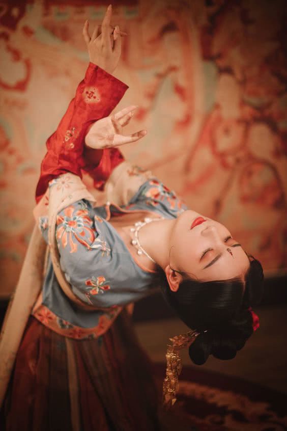 原创十二星座女古装闭眼杀巨蟹清纯双鱼唯美水瓶宛若画中人