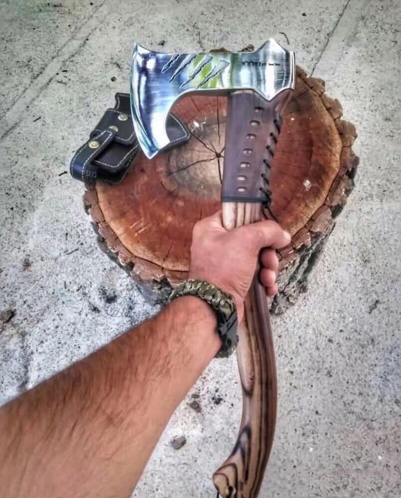 在丧尸的对抗中这几把冷兵器,能够给丧尸当头一棒!_刀刃