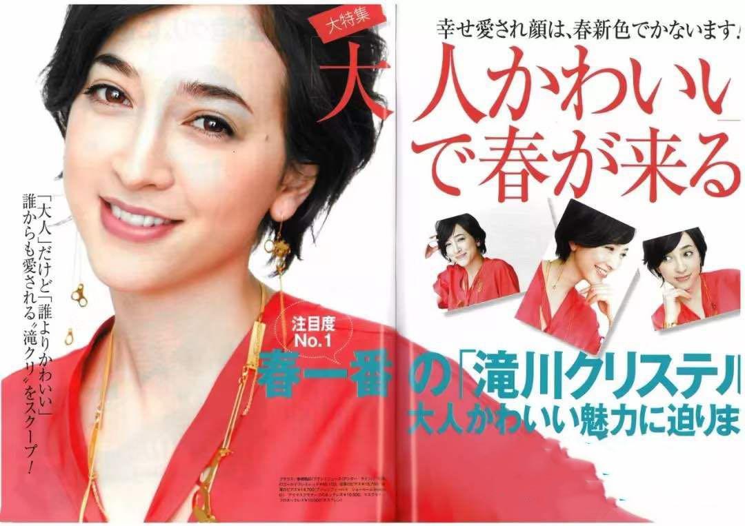 她的造型中总是透出女性无比优雅的一面,复古又浪漫