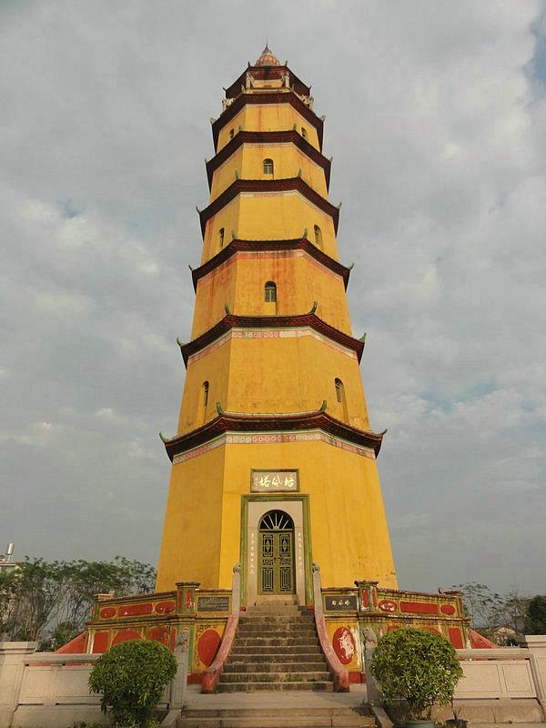 普宁来近六百年的年轻古县看潮汕特色古村落吃普宁豆酱鸡