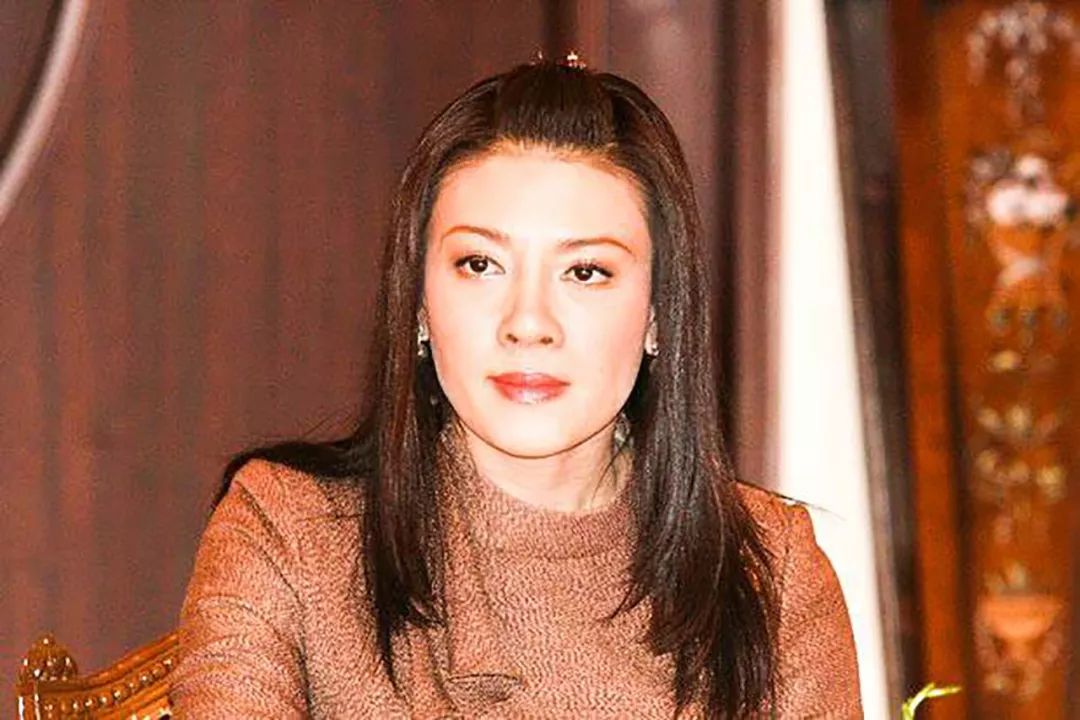 原创西拉米王妃深爱麻花辫搭配不好却像村姑还是苏提达耐看