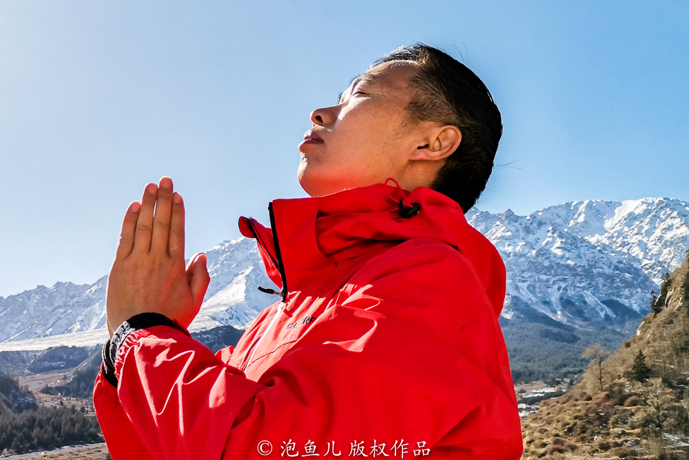 痛心！甘肃千年古寺遭游客乱刻“到此一游”，文物部门称无法修复