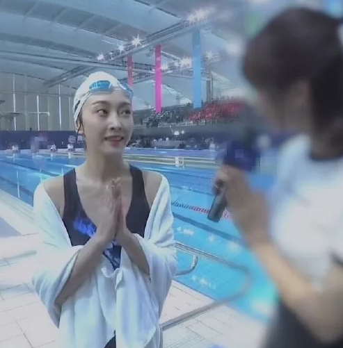 有种"当众脱妆"叫宣璐,双眼皮变"四眼皮",全场都惊艳到了!_游泳