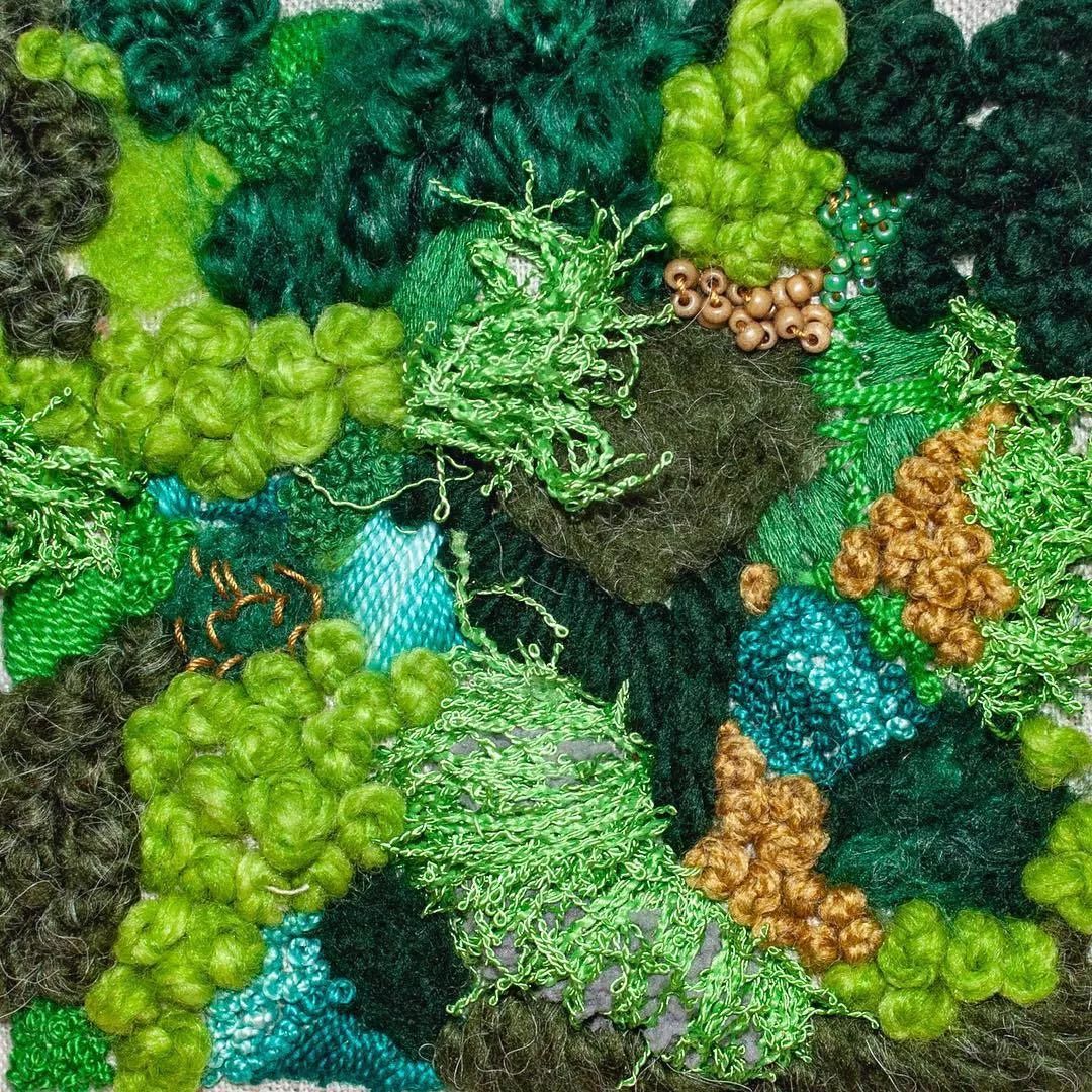 设计师/插画师/手工达人/视觉艺术家,而她最新的创作,受到苔藓的启发