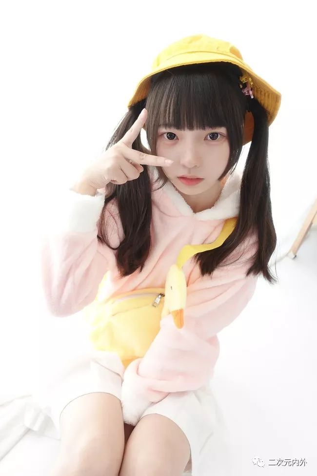 软萌萝莉和小黄鸭_默陌