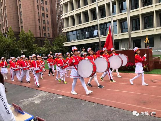 呼市剑桥小学图片