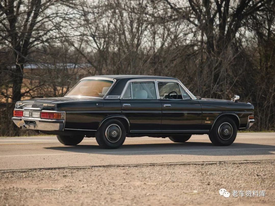 上世紀80年代日本轎車電子技術是世界領先水平,更體現在了這輛日產