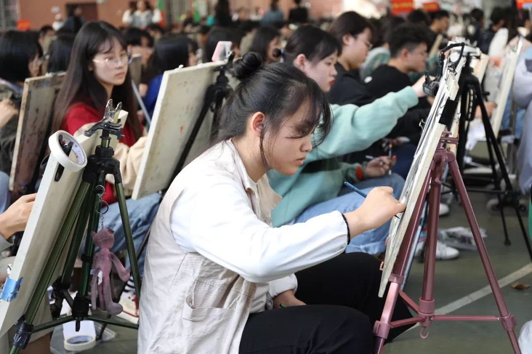 美术模拟考 | 一场化笔为枪的对决_考试