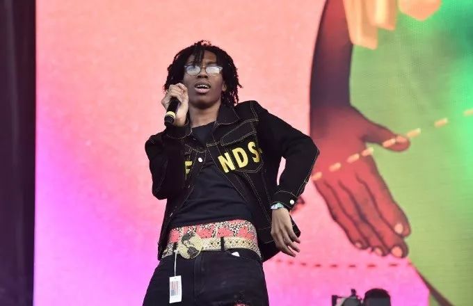 a妹新晋师弟,竟然是bape和vlone的狂热粉丝?_lil