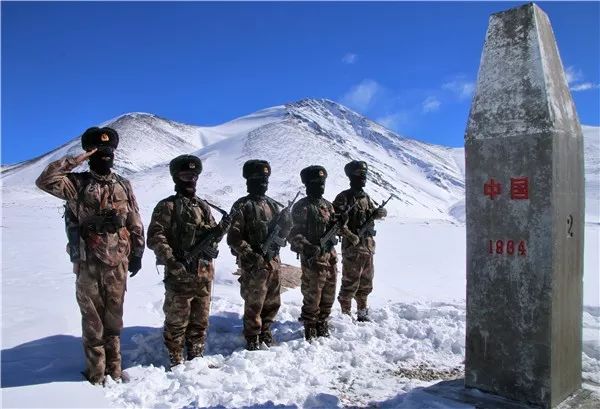 克孜勒苏军分区奥尔托苏边防连5号界碑:位于中哈边界的新疆阿勒泰地区