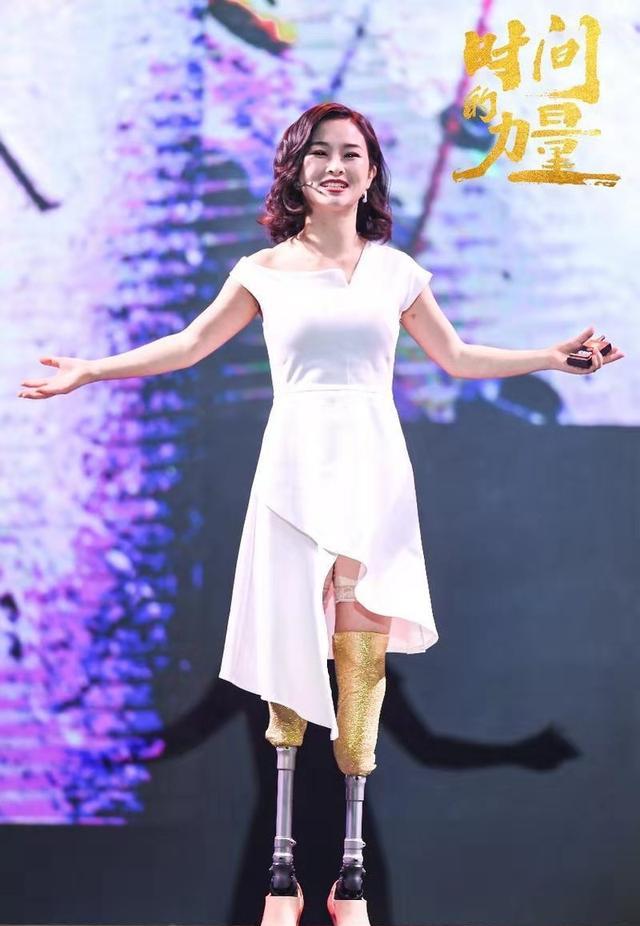 活埋30小时获救,女儿去世丈夫背叛,因假肢爱上学霸邂逅完美爱情_廖智