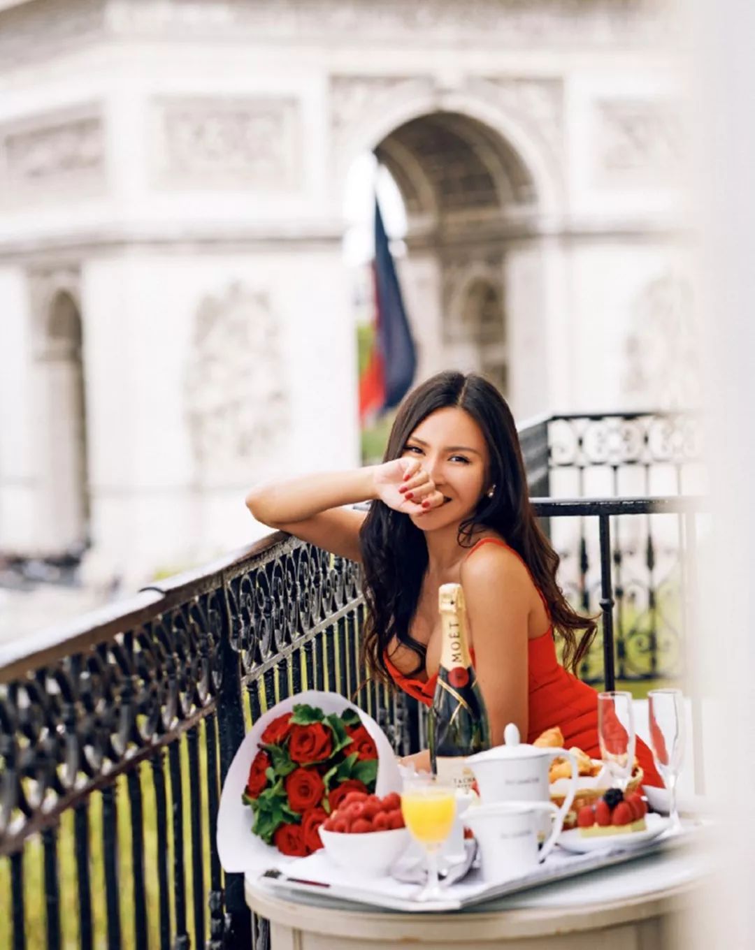 她们不仅把蛋糕做成了当代艺术美貌还要秒杀ins博主