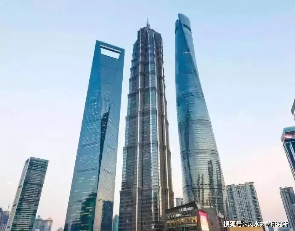 关于"香港中银大厦"和"上海日本军刀楼"请听下回分解,求关注