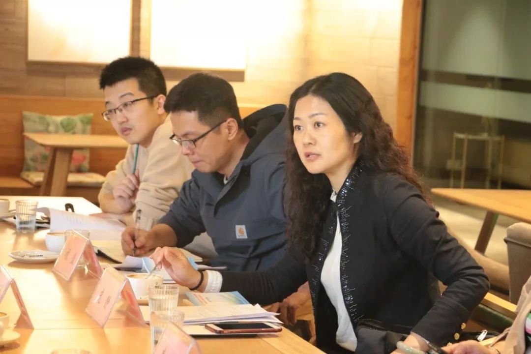 渝中区科技局局长庞静讲话此次渝中区科技局领导前来视察工作,是对