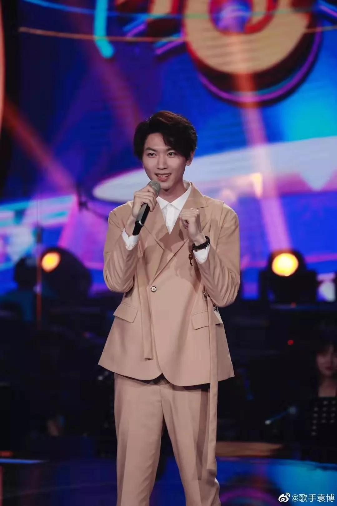 嗨唱转起来综艺优等生的简综艺实验