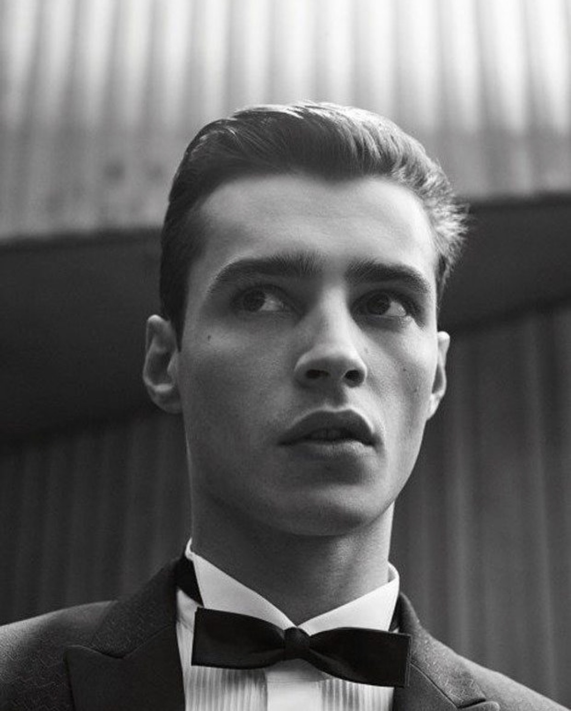 adrien sahores在时尚圈摸爬滚打已经快10个年头,但是至今仍活跃在