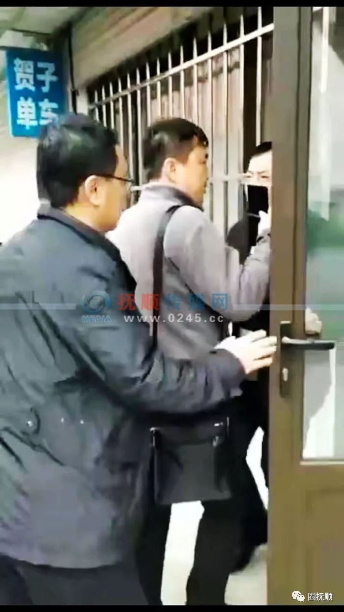 "十二中班主任补课被抓现行"视频截图.