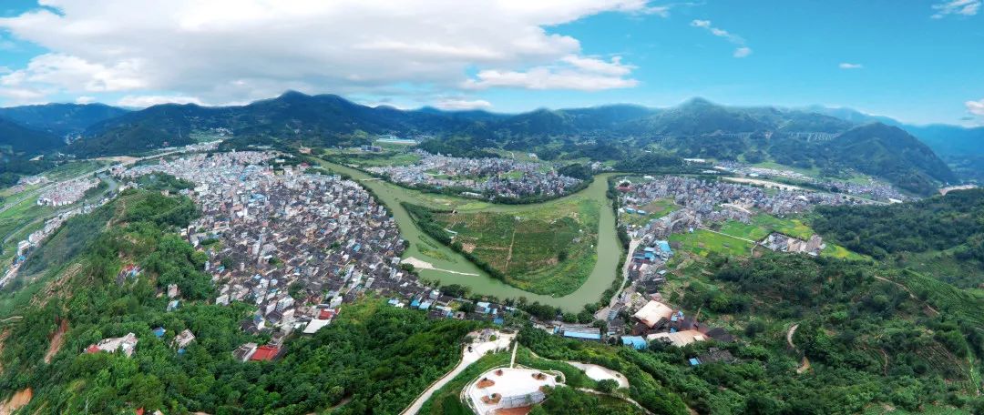 河流介绍穆阳溪为赛江上游的一级支流,发源于福建省鹫峰山脉,流经政和