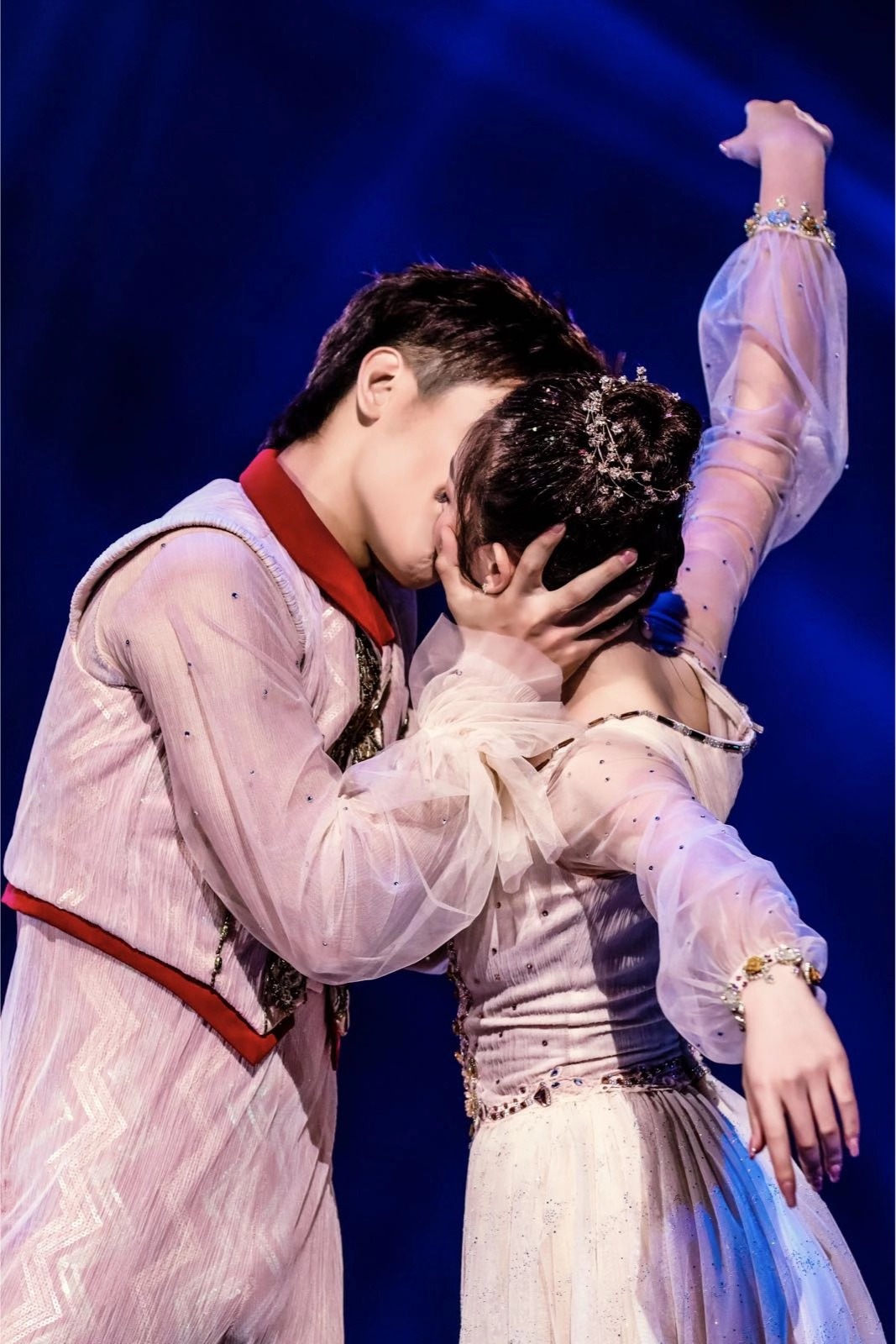 舞蹈风暴芭蕾超新星化身王子与公主上演浪漫唯美童话故事