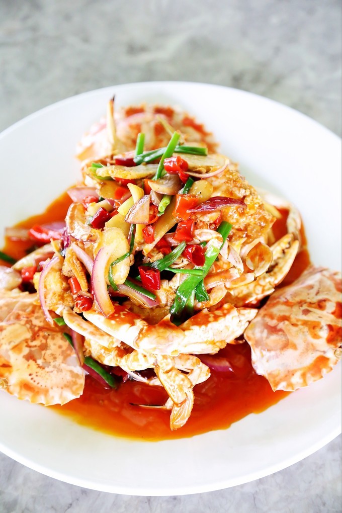 香辣红花蟹,蟹肉真的又爽又甜,反正我爸爸是赞不绝口的!