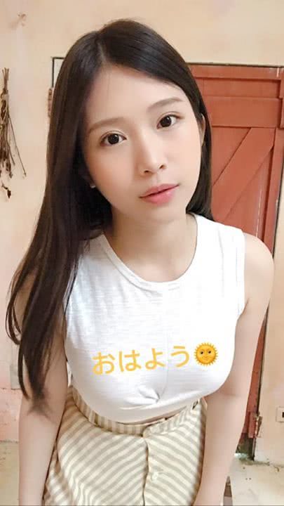 原创女艺人上节目曝某知名女星找人牵线下海当酒店小姐很多客人光顾