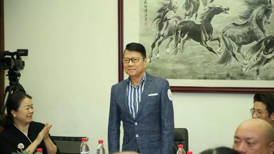 上海市广西商会执行会长蒋勇做嘉宾致辞.