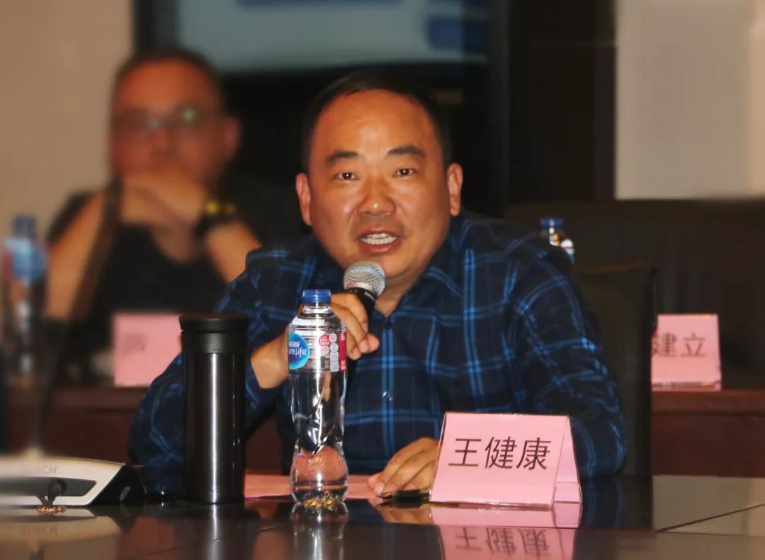 王健康此外,在本期学员中,有七位全勤学员,分别是联发弘佳纺织胡光