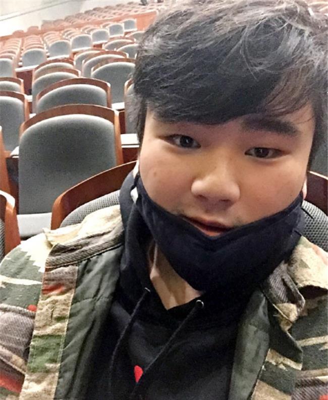 55岁傅艺伟近照一脸沧桑认不出52岁时因两次婚姻失败吸毒入狱