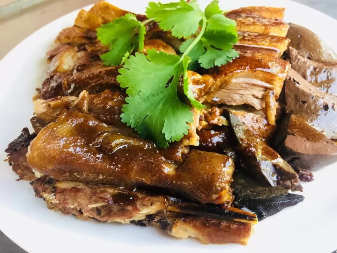 恩平菜心"喝"锦江水,"吃"天然有机肥料长大.