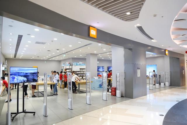 百变小米之家线下跨界合作解锁冰雪加拿大