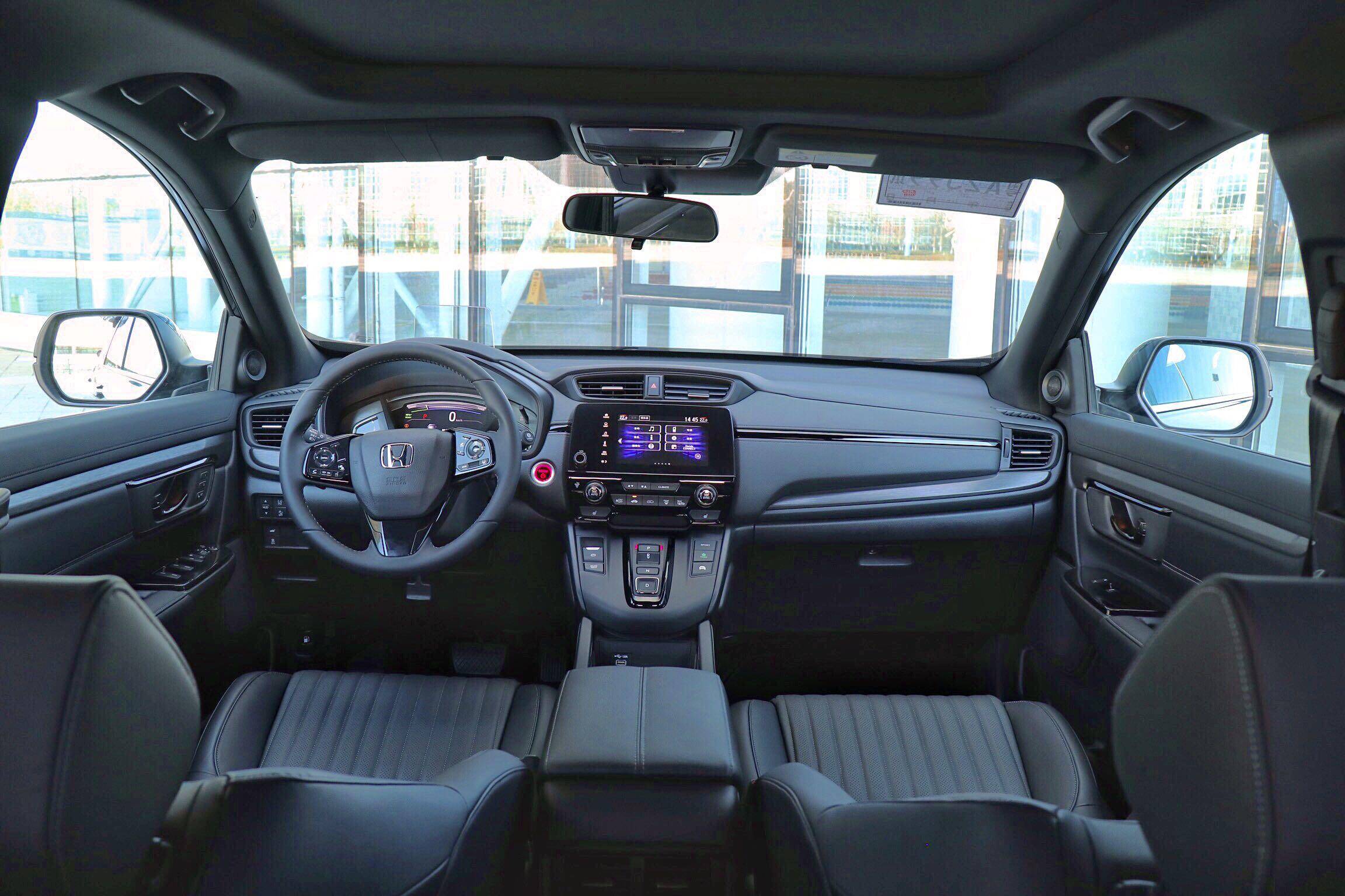 "黑武士"与"技术宅"间的火花,双车试驾皓影breeze幻夜版