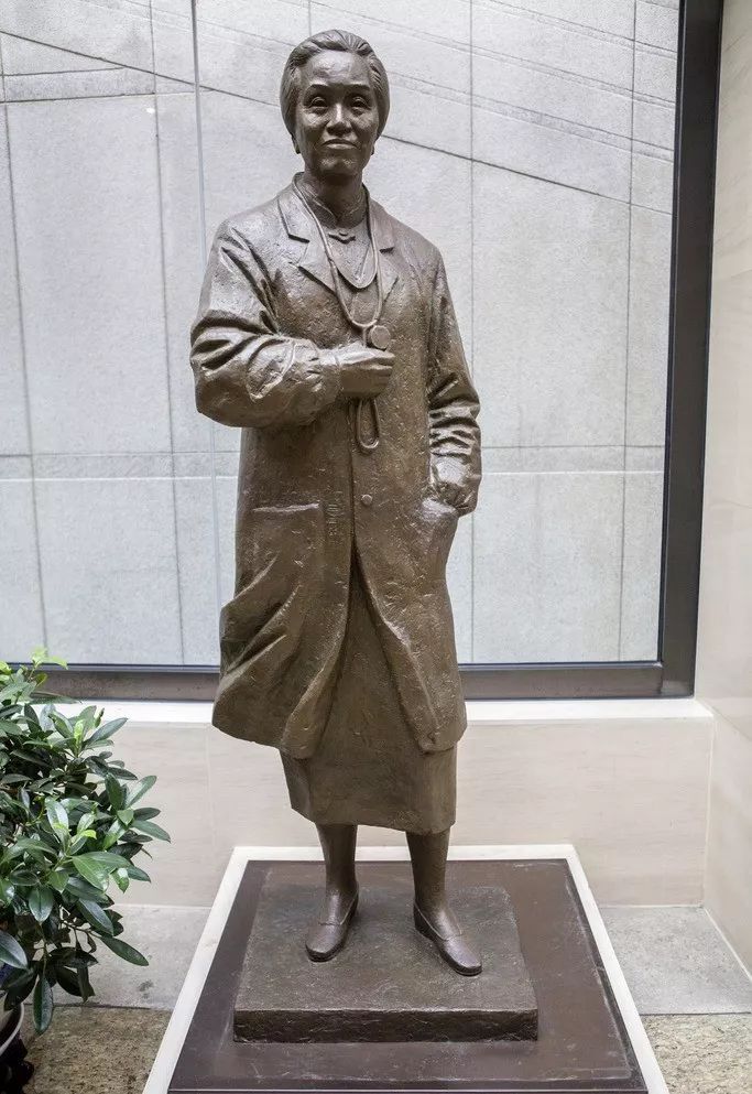 医德故事医德医风模范人物林巧稚