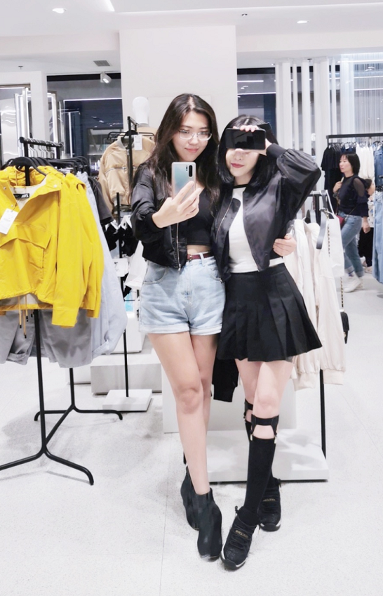 她因事业线成最美裁判,和老外玩亲密游戏引热议,直言想嫁黑人_吕帅希