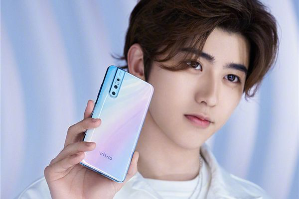 vivos5定档14号杭州发布代言人蔡徐坤携新机亮相
