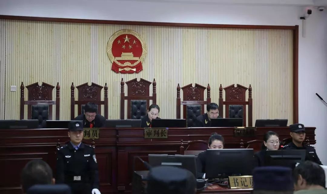 扫黑除恶太仆寺旗人民法院依法公开宣判被告人闫海滨等人涉恶案件