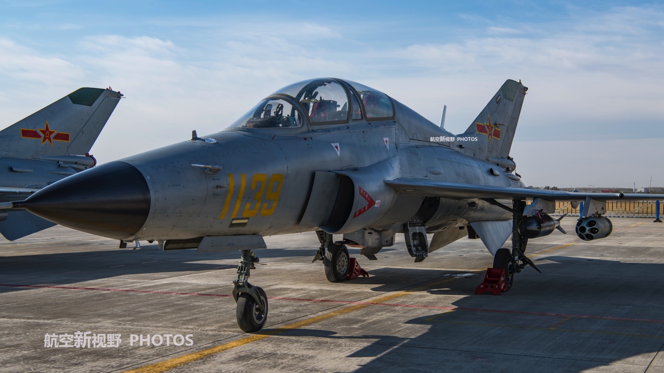 又一款尖头飞机停产,空军培训的应急产品,号称最强米格-21魔改_战斗机