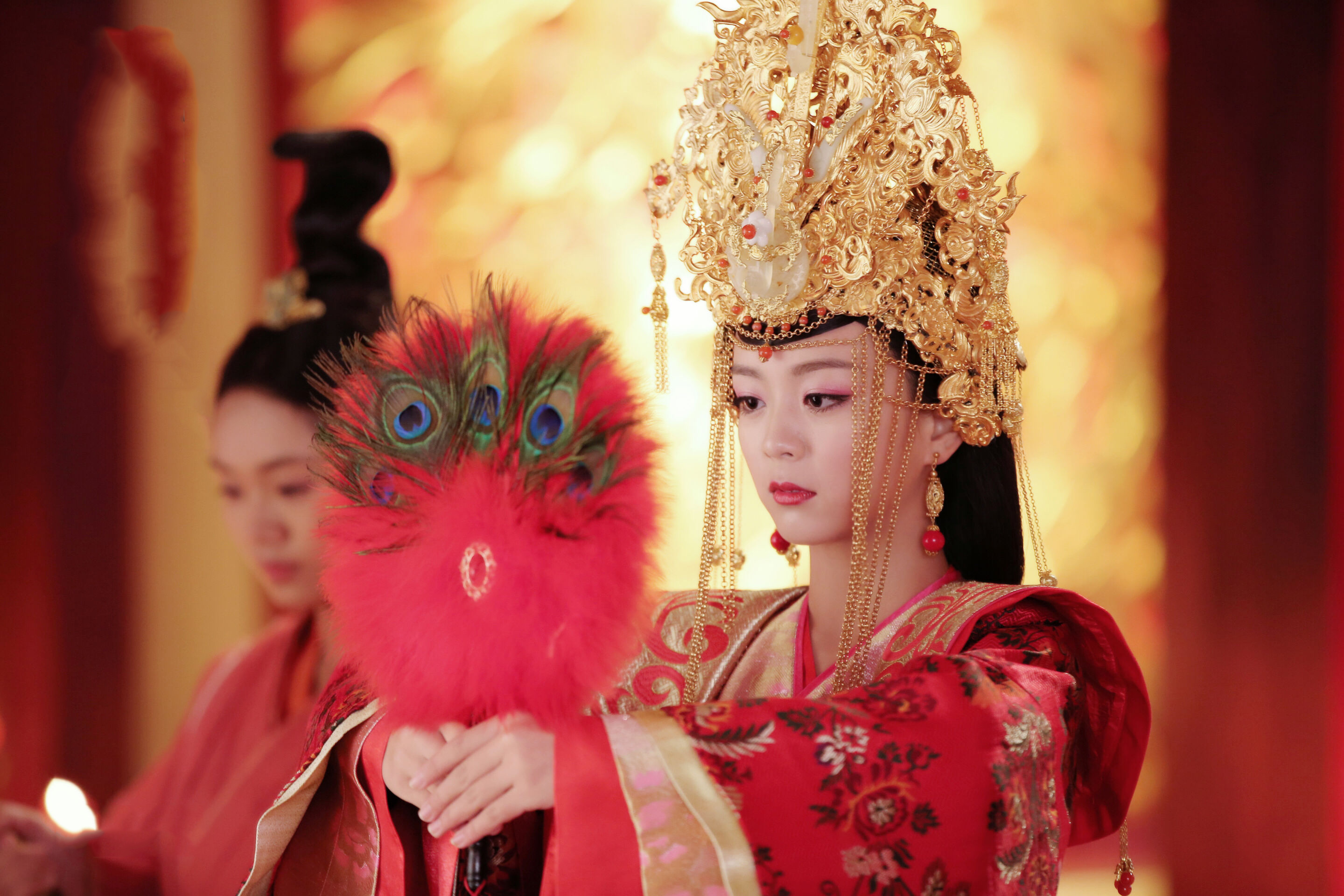 在古装电视剧《独孤天下》中,郜思雯饰演杨丽华一角,是安以轩饰演的