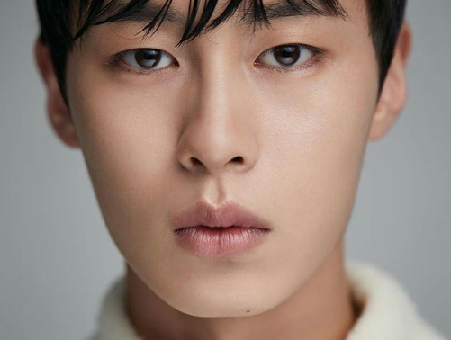 李在旭从www到意外发现的一天走出自己的实力花路