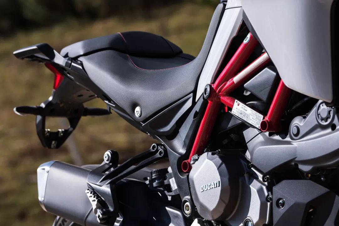 杜卡迪的多功能选手,最会跑山的拉力车——杜卡迪mts950/950s